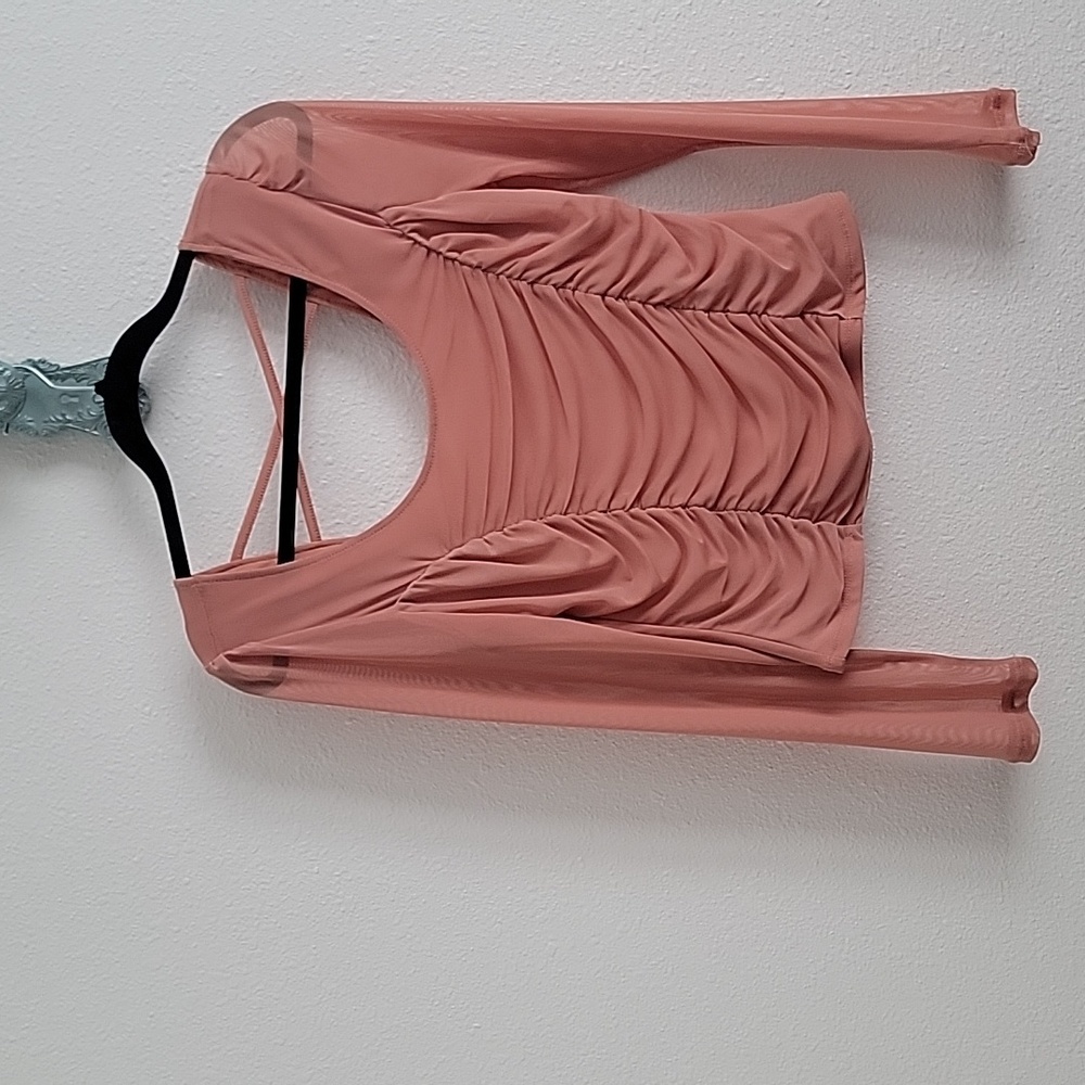 Crave Fame Peachy coral top Ruched front seams, scoop back. Like New. Sz Large